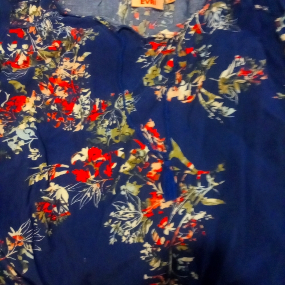 2X women's navy blue floral blouse